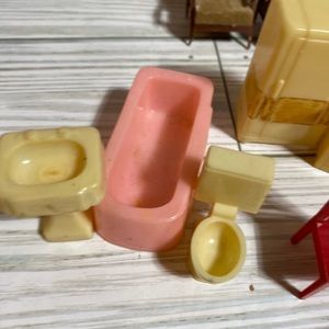 Vintage PYRO PLASTIC DOLLHOUSE DOLL FURNITURE Lot (7 PIECES) Kitchen Bathroom